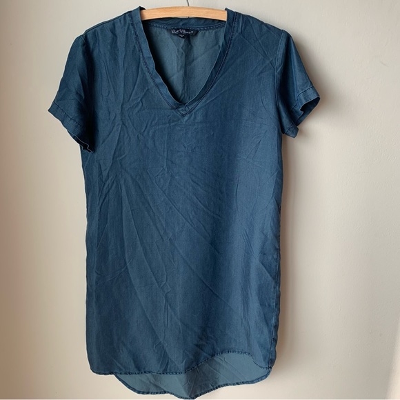 Velvet Heart Dresses & Skirts - Velvet Heart v neck chambray shirt dress